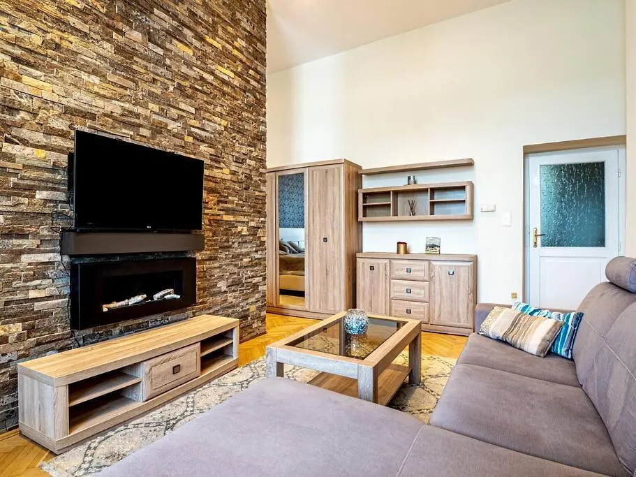 Westend Apartment Budapest 0*,